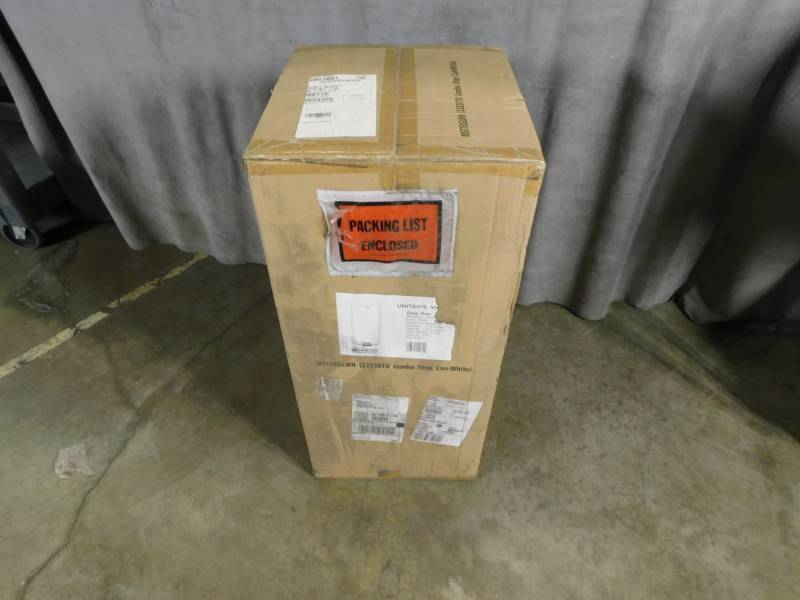 lot 1021 image: Rubbermaid Commercial Products MST7EGLWH Step Wastecan, White