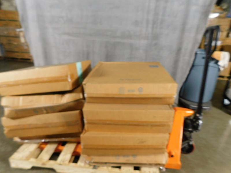 lot 1151 image: Very Large Lot of Flanders 24x24x12 Air Filters