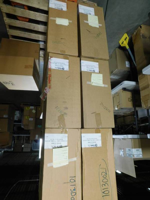 lot 1160 image: Lot of Flanders 21-12 x 21-12 x 1 Pleated Air Filters
