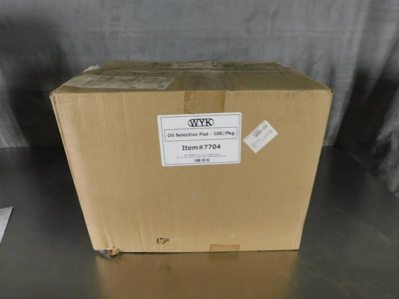 lot 1201 image: Case of 7704 Airlaid Sorbent Pads