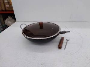lot 52202 image: 14 Wok Pan With Lid, (Unknown Brand)