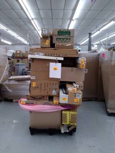 lot 57774 image: Pallet of Miscellaneous Items
