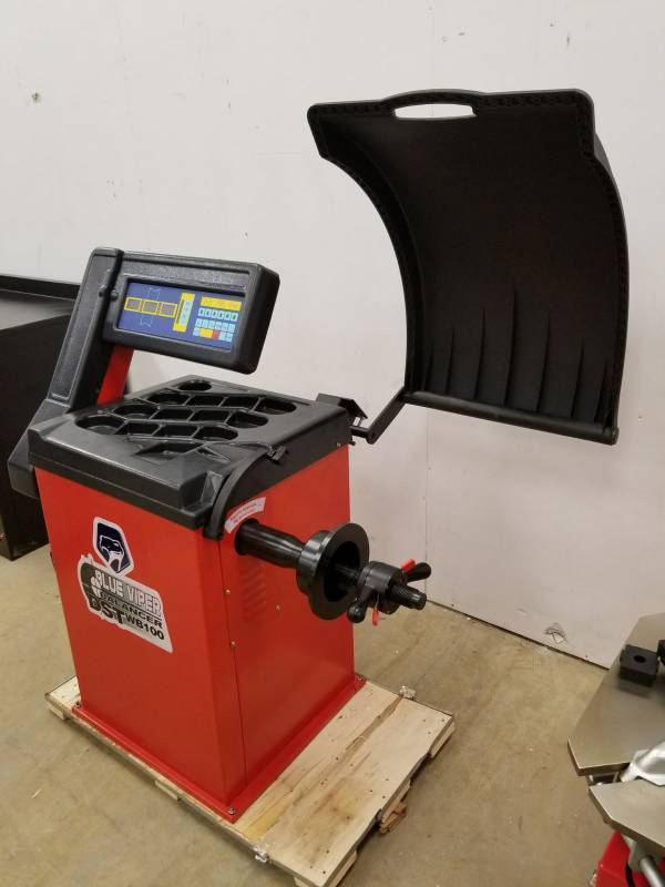 lot 1001 image: New Blue Viper Heavy Duty Wheel Balancer New Blue Viper Heavy Duty Wheel Balancer