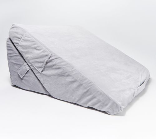 lot 410016 image: Retail - $71.00 Blushly 7-in-1 Convertible Wedge Memory Foam Colors May Vary