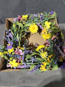 lot 30385 image: 20 inch Front Door Wreath