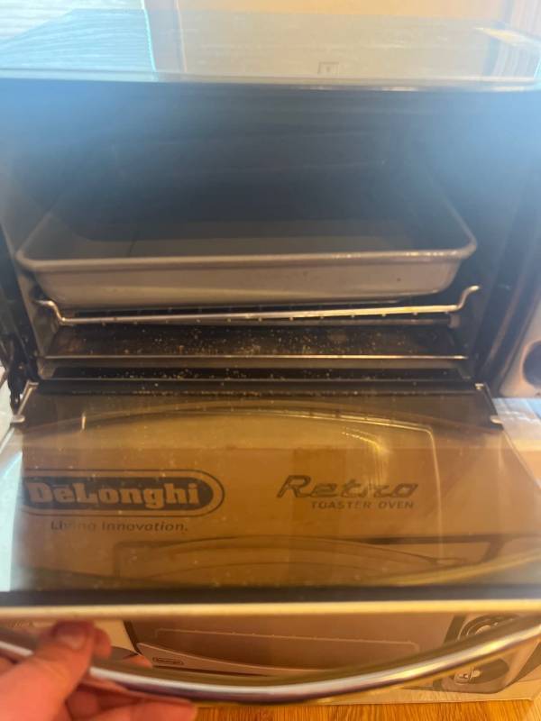 Delonghi XR640 Retro Bake and Broil Toaster Oven Louisburg KS