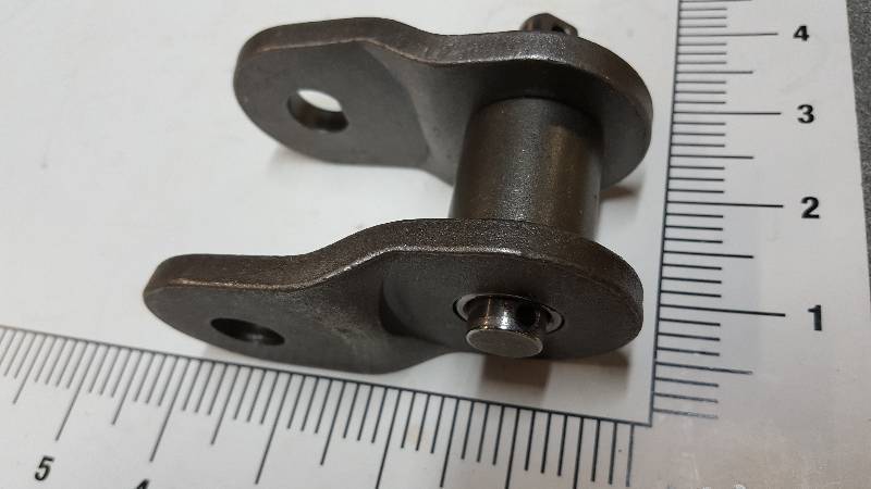 lot 7066 image: Looks like a single shackle but is a precision shaft and fit