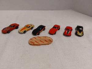lot 39413 image: Mix of 6 vettes and a Car Cover