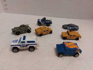 lot 39423 image: Mix of 7 Signs of Authority Vehicles