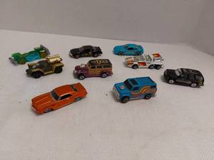 lot 39441 image: 9 Ready to Roll Vehicles