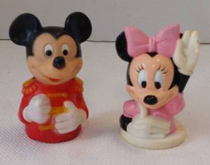 lot 39446 image: VIntage 1970s Walt Disney Prod. Mickey Mouse pvc rubber finger puppet and Minnie Cake Topper