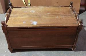 lot 39451 image: Vintage HopeToy Chest