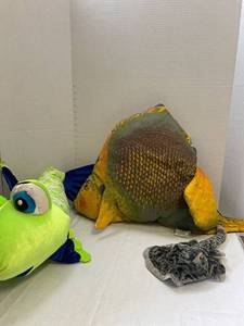 lot 39458 image: 3 aquarium sea fish