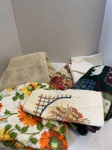 lot 39460 image: many different fabrics(table covers, blankets)