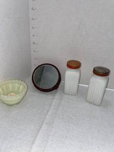 lot 39467 image: 5 vintage items