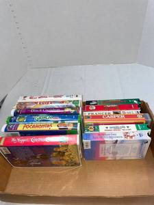 lot 39479 image: 12 vhs children movies 5 are Christmas movies