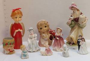 lot 39493 image: Vintage Porcelain & Ceramic Figures,with Lovely Detailing