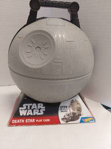 lot 39528 image: Hot Wheels Star Wars Death Star Play Case