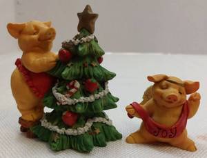 lot 39545 image: Ganz Holiday  Pigsville By Ganz Pmx 1374 Christmas Trimmings and 1993 Ganz Pigsville Joy to the World Christmas Figurine