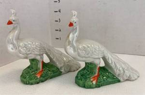 lot 39671 image: Bird Collectibles
