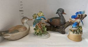 lot 39672 image: Bird Figurines
