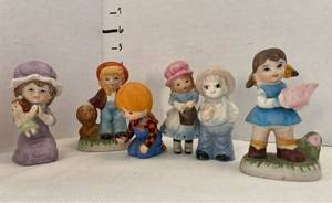 lot 39675 image: Figurines