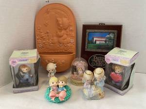 lot 39677 image: Precious Moments Collection