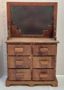lot 94995 image: Small Dresser, 6 Drawers. 17 x 5 x 11