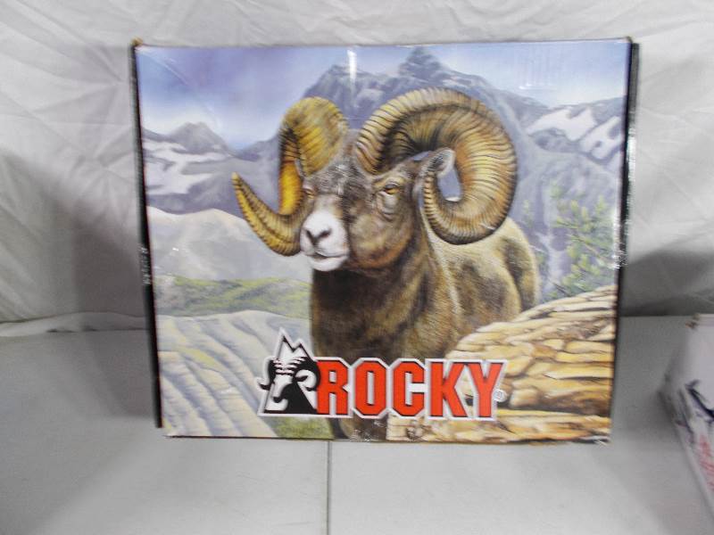 lot 4653 image: Rocky Muck Boots