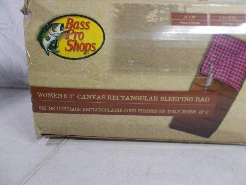 lot 4694 image: Bass Pro Sleeping Bag