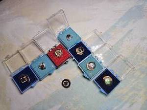 lot 30368 image: Lot of 8  Vintage Safeway Employee Association Pins  Lapel  SEA Trade Union  K of C