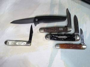 lot 30367 image: Lot of 5 Collectable Jack Knives
