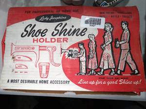 lot 30427 image: Lady Josephine  Shoe-Shine Holder