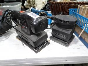 lot 30437 image: 2 Electric Black and Decker Sanders