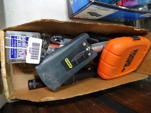 lot 30447 image: Mixed Lot of Hand Tools and Flashlights