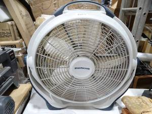 lot 30457 image: 18 Windmachine Floor Fan