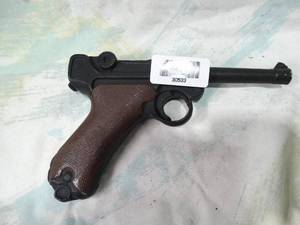 lot 30533 image: Wall Hanger  Pistol  Not Real  Metal