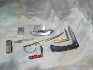 lot 30522 image: Lot of Jack Knives and Letter Opener