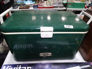 lot 30558 image: Vintage Green Thermos Cooler and Misc