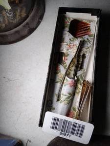 lot 30571 image: Personal Care Kit