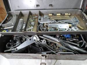 lot 30577 image: Metal Tool Box w  Hardware