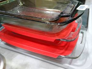 lot 30611 image: Lot of 4 Baking Dishes