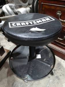 lot 30474 image: Craftsman Rolling Stool  Tool Holder