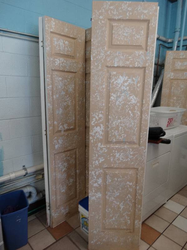 lot 607 image: Door divider.