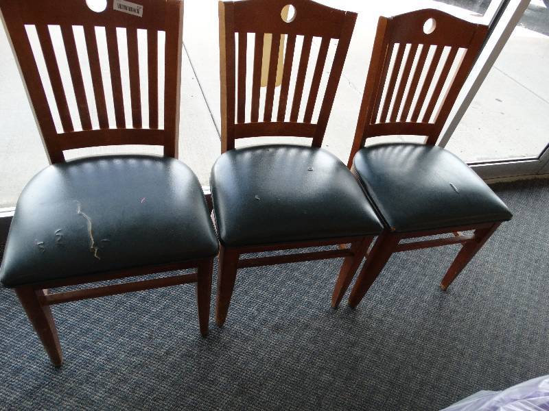 lot 613 image: 3 Chairs.