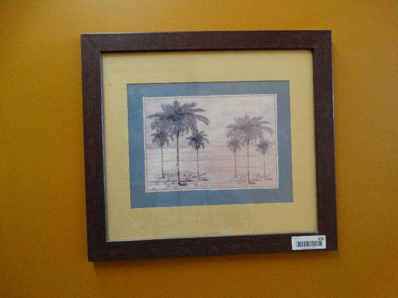 lot 636 image: Wall decor.
