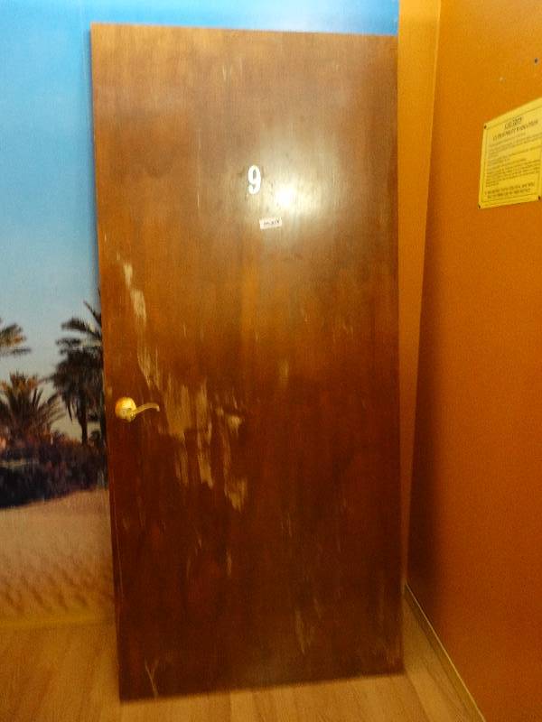 lot 648 image: 36 door, handle & hinge included.