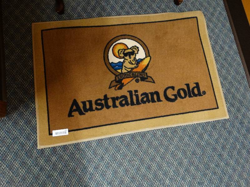 lot 652 image: Floor mat.
