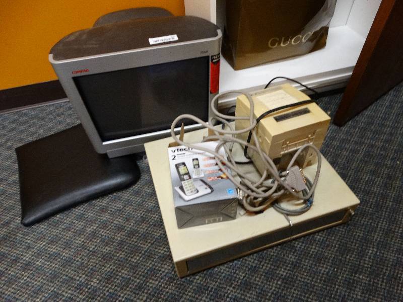 lot 659 image: Cash drawer & electrohics.