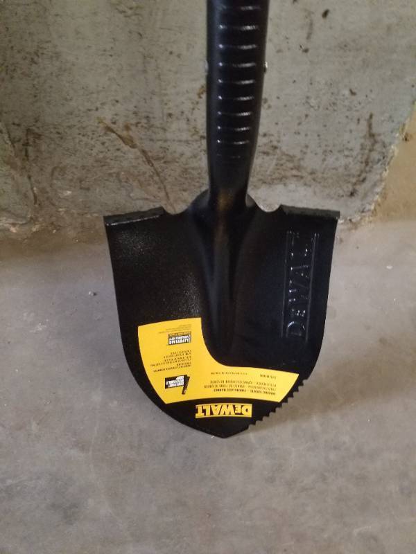 49 in Fiberglass Handle Digging Shovel